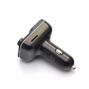 Juodas automobilinis siųstuvas Blue Star Wave L3 su RGB dekoratyviniu apšvietimu, 1 × USB-C, 2 × USB, 20 W