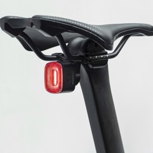 Rockbros Q2S LED galinis dviračio žibintas su Smart Stop System + USB-C - USB-A laidas - juodas