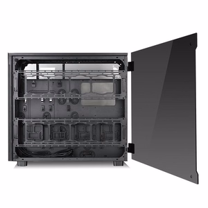 Thermaltake View 91 TG RGB „Ultra Tower“ Juoda