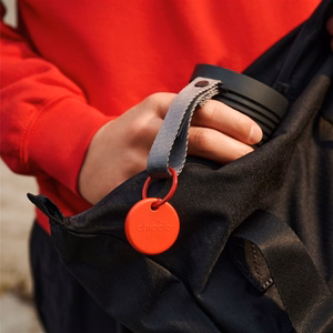 Chipolo POP Bluetooth daiktų ieškiklis su keičiama baterija, skirtas iOS ir Android, raudonas