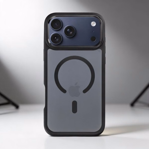 Dėklas, skirtas iPhone 18 Pro Max / 17 Pro Max: Forcell F-Protect Smoke Hybrid Premium, suderinamas su MagSafe, spalva – juoda