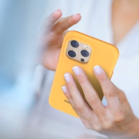 Dėklas telefonui iPhone 13 Pro – atsparus kritimui, skirtas MagSafe, oranžinis (PC0113-MFM-YE)