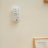 „Yale“ išmaniosios signalizacijos pradinis rinkinys 6 elementai - valdymo blokas, sirena, klaviatūra, nuotolinio valdymo pultas, judesio jutiklis, langų/durų jutiklis