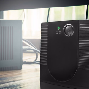 Qoltec 53772 nepertraukiamo maitinimo šaltinis (UPS) Line-Interactive 0.65 kVA 360 W 1 AC lizdas
