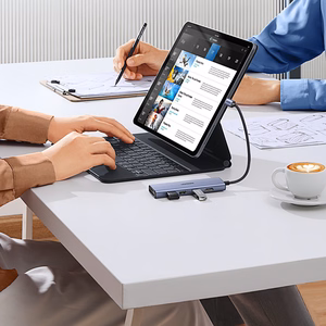 Ugreen CM511 20956A 6in1 šakotuvas USB-C - HDMI / 3x USB-A 3.0 / SD/TF kortelių skaitytuvas - pilkas