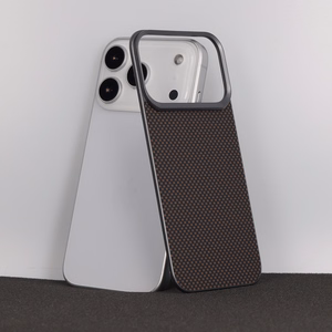 Liavec Carbon Layer Magsafe Aramid Fiber dėklas skirtas Iphone 17 Pro Max auksinis