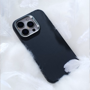 Benks Magnetinis Armor Pro Kevlar dėklas Metalinis rėmas 600D (D065) Iphone 16 Pro juodas (Kameros valdymo mygtukas)