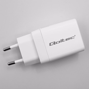 Qoltec 51825 GaN 45 W įkroviklis | 5–20 V | 1,5–3 A | 1 x USB-C PD | 1 x USB QC 3.0 | Baltas