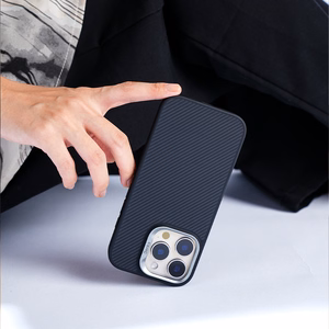 Benks Magnetinis Armor Air Kevlar dėklas telefonui iPhone 15 Plus su metaliniu rėmu 600D (m) - juodas