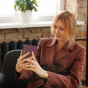 Tech-Protect Wallet чехол для Samsung Galaxy A36 A56 A37 5G бордовый