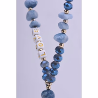 LOVE telefono dirželis, pakabukas / virvelės ilgis 44 cm (22 cm kilpoje) / ant rankos – šviesiai mėlynas