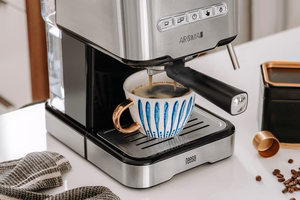 Pusiau automatinis kavos aparatas TEESA AROMA 450