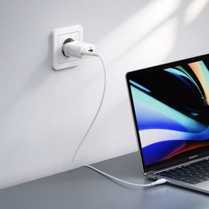 Telefono įkroviklis VEGER USB A + Type C PD Super Charge PPS 45W + duomenų kabelis Type C į C 100W TR101 baltas
