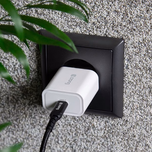 Crong USB-C Travel Charger 20 W PD sieninis įkroviklis, baltas