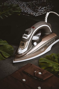 Adler AD 5030 – steam iron, 3000 W, 310 ml, continuous steam 20 g/min, brown