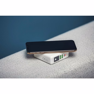 FORCELL F-ENERGY daugiafunkcis įkroviklis 15W 4in1 su USB/USB-C jungtimi, išorine baterija 8000mAh ir belaidžiu įkrovimu