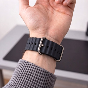 Tech-Protect IconBand Pro Strap for Apple Watch 4 / 5 / 6 / 7 / 8 / 9 / SE / Ultra 1 / 2 (42/44/45/49 mm) - Black
