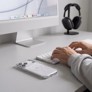 Tech-Protect MagStand MagSafe CC dėklas, skirtas iPhone 18 Pro / 17 Pro, skaidrus