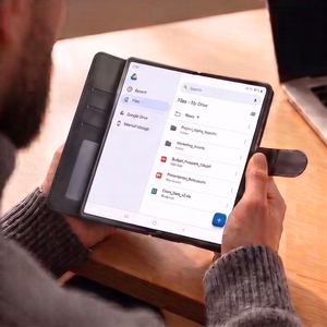 Чехол Tech-Protect Wallet для Samsung Galaxy Z Fold 8 Ultra — чёрный