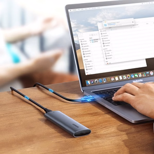 Ugreen M.2 SSD dėklas USB 3.2 Gen 2 (SuperSpeed USB 10 Gbps) + USB Type-C laidas 0,5m pilkas (CM400 10902)
