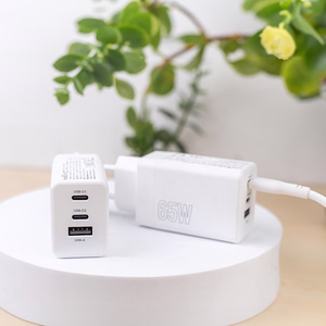 "Maxlife MXTC-08-65ACC PD QC įkroviklis 2x USB-C 1x USB 65W baltas