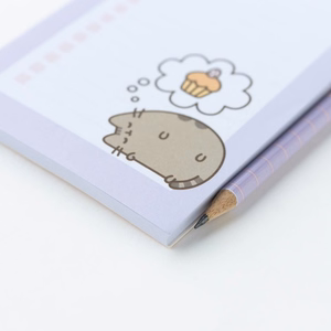 Pusheen Moments magnetinė užrašinė šaldytuvui su pieštuku
