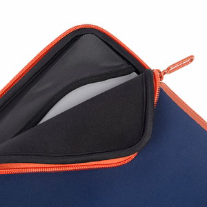 Mėlyna Tucano Elements 2 4 mm neopreno įmautė MacBook Air 13 col. (2018–2024), MacBook Pro 13 col. (2016–2022) ir 12 col. nešiojamiesiems kompiuteriams