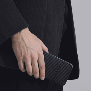Nillkin Sintetinio pluošto S dėklas iPhone 14 su kameros dangteliu juodas