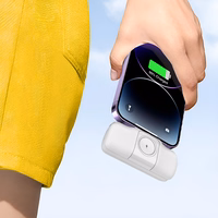 Wozinsky WF16-YLS 5000mAh 15W Lightning mini išorinė baterija su įmontuotu USB-C kabeliu ir Apple Watch įkrovikliu - balta