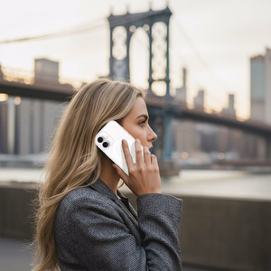 Liavec minkštas dėklas skirtas Iphone 17 baltas