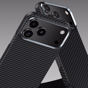 Juodas „Benks Magnetic Armor Air 600D“ kevlaro dėklas su metaliniu rėmeliu (C.K.FL.AP.BK.A072), skirtas iPhone 18 Pro / iPhone 17 Pro