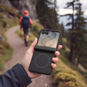 Tech-Protect Kevlar Aura dėklas, skirtas Samsung Galaxy Z Flip 8, suderinamas su MagSafe – juodas