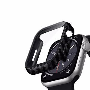 Crong Hybrid Watch Case apsauginis dėklas su integruotu stiklu, skirtas Apple Watch 45 mm, anglies pluošto rašto