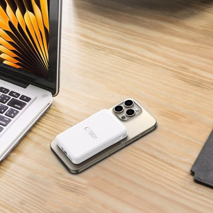Tech-Protect LifeMag PB31 išorinė baterija su MagSafe 10000mAh 15W USB-C / USB-A / įmontuotu USB-C / Lightning kabeliais - balta
