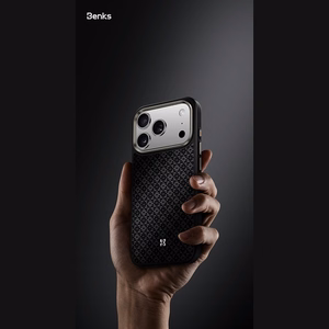 Juodas „Benks Magnetic Armor Pro Armor Grid 600D“ kevlaro dėklas su metaliniu rėmeliu (C.K.FL.AP.BK.B072), skirtas iPhone 18 Pro / iPhone 17 Pro su „Camera Control“ mygtuku