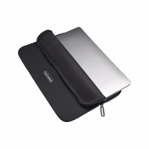 Tucano Colore2 neopreninis įmautės tipo dėklas, skirtas 13 col. MacBook Air (M5/M4/M3/M2/M1, 2026–2018), 13 col. MacBook Pro ir 12 col. nešiojamiesiems kompiuteriams, juodas