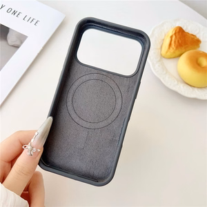 Baltas magnetinis skysto silikono dėklas iPhone 18 Pro / 17 Pro, atsparus kritimams