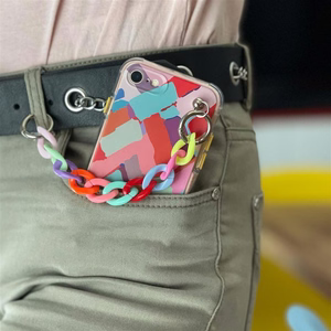 Color Chain Case gelinis lankstus elastingas dėklas su grandinėlės pakabuku iPhone 13 Pro įvairiaspalvis (1)