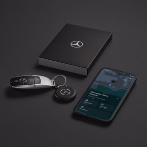 „Chipolo LOOP Mercedes“ – įkraunamas „Bluetooth“ sekiklis su silikonine kilpa, skirtas „iOS“ ir „Android“ įrenginiams, juodos spalvos