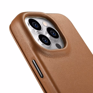 iCarer CE Premium odinis folio dėklas iPhone 14 Pro su MagSafe magnetiniu flipu - raudonas
