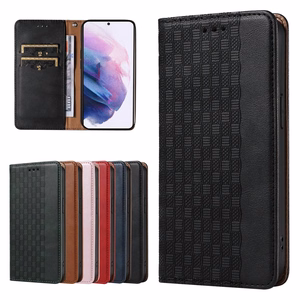 Magnetinis dėklas telefonui Samsung Galaxy S22+ (S22 Plus) su dirželiu, pinigine ir mažu pakabuku - juodas