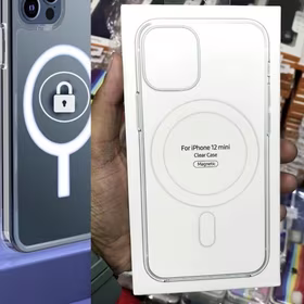 Dėklas "Magsafe Clear Case v2" iPhone 17 pakuotėje