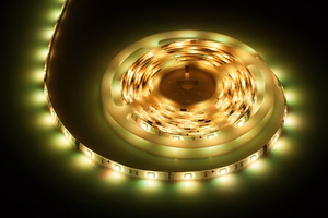 Apšvietimo rinkinys su 5050 SMD LED juosta (150 LED), maitinimo šaltiniu ir spalvų valdikliu