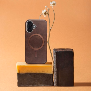 GENTLEMAN MAG COVER Dėklas telefonui suderinamas su MagSafe IPHONE 17 PRO rudas