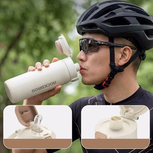 Rockbros S550H-1 700 ml termosinė gertuvė su magnetiniu laikikliu ir tvirtinimo dirželiu - smėlio spalvos