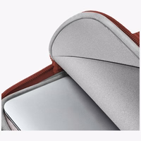 Uniq Cyprus Ridge Edition neperšlampamas neopreninis 14" nešiojamojo kompiuterio dėklas - raudonas