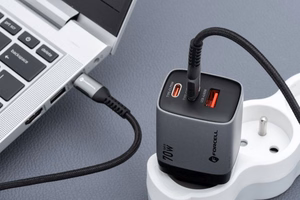 FORCELL F-ENERGY GaN III VT-37 kelioninis įkroviklis su skaitmenine indikacija Type C + USB A PD QC4.0 SAM SFC2.0 3,45A 70W pilkas