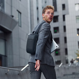 Wozinsky Premium vieno peties miesto kuprinė su apsauga nuo vagystės, organizatoriumi ir USB - juoda