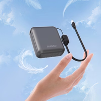 Dudao K22+ Itin kompaktiška išorinė baterija 10000mAh 22.5W USB-C su pakabuku/kabeliu - pilka
