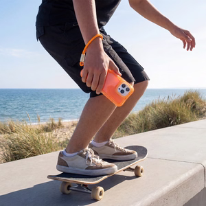 Safepop dėklas su dirželiu skirtas iPhone 16e / 17e oranžinis